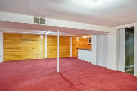 1368 Williamsburg, Flint, MI 48507 photo 17