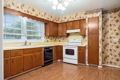 1368 Williamsburg, Flint, MI 48507 photo 7