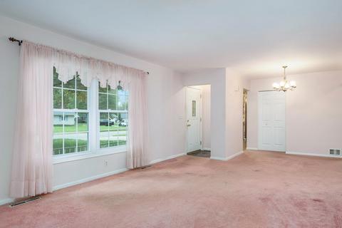 1368 Williamsburg, Flint, MI 48507 photo 3