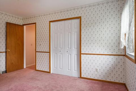 1368 Williamsburg, Flint, MI 48507 photo 13