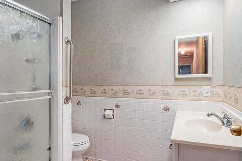 1368 Williamsburg, Flint, MI 48507 photo 14