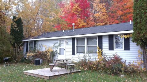2131 Heather Way, Gladwin, MI 48624 photo 1