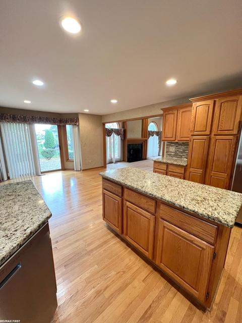 15865 Tea Rose Dr, Macomb, MI 48042 photo 10