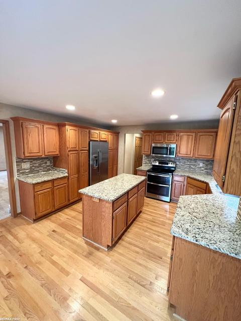 15865 Tea Rose Dr, Macomb, MI 48042 photo 11