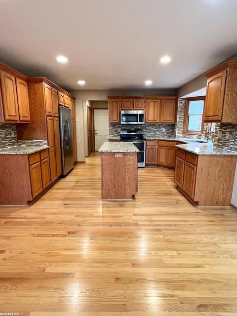 15865 Tea Rose Dr, Macomb, MI 48042 photo 9