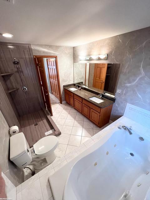 15865 Tea Rose Dr, Macomb, MI 48042 photo 19