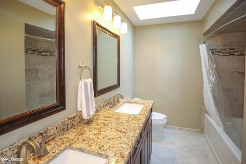 16918 Angela Dr, Macomb, MI 48044 photo 55