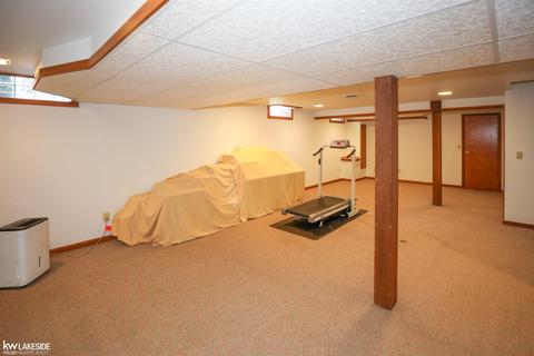 16918 Angela Dr, Macomb, MI 48044 photo 60