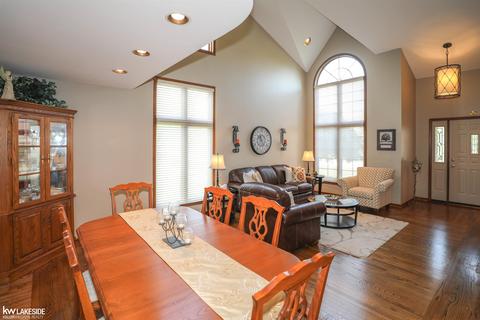 16918 Angela Dr, Macomb, MI 48044 photo 23