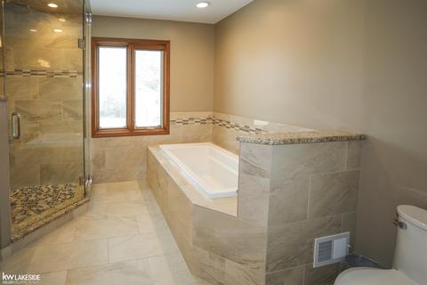 16918 Angela Dr, Macomb, MI 48044 photo 51
