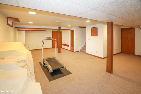 16918 Angela Dr, Macomb, MI 48044 photo 61