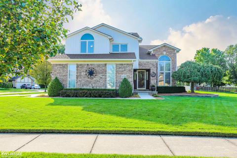 16918 Angela Dr, Macomb, MI 48044 photo 4