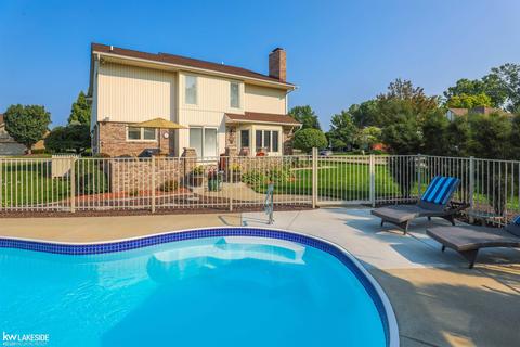 16918 Angela Dr, Macomb, MI 48044 photo 12