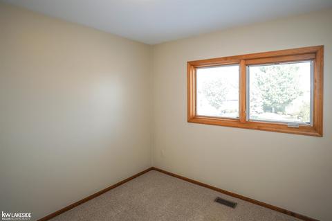 16918 Angela Dr, Macomb, MI 48044 photo 57