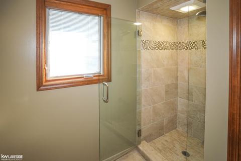 16918 Angela Dr, Macomb, MI 48044 photo 42