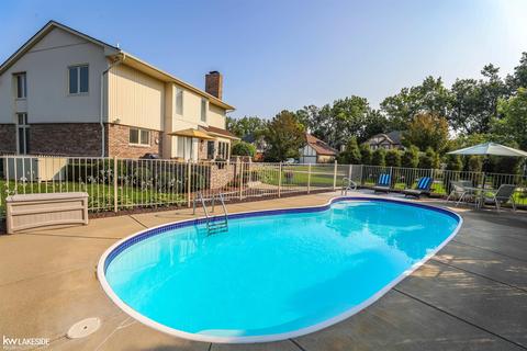16918 Angela Dr, Macomb, MI 48044 photo 14