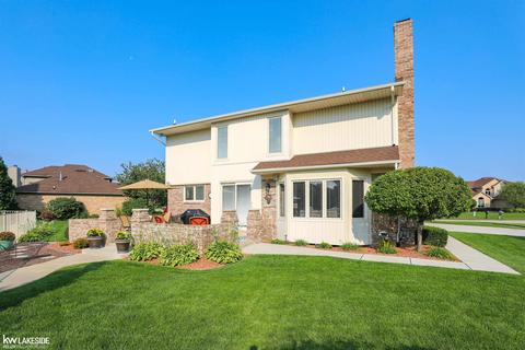 16918 Angela Dr, Macomb, MI 48044 photo 9
