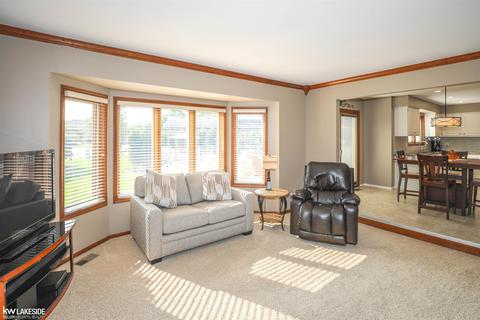 16918 Angela Dr, Macomb, MI 48044 photo 36