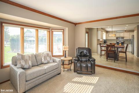 16918 Angela Dr, Macomb, MI 48044 photo 37