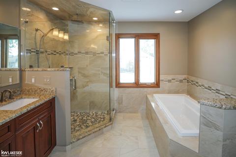 16918 Angela Dr, Macomb, MI 48044 photo 50