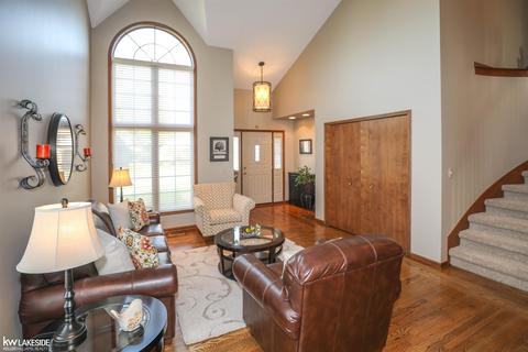 16918 Angela Dr, Macomb, MI 48044 photo 21