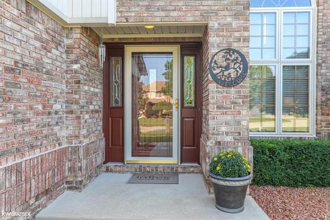 16918 Angela Dr, Macomb, MI 48044 photo 17