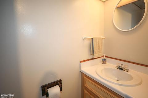 16918 Angela Dr, Macomb, MI 48044 photo 64