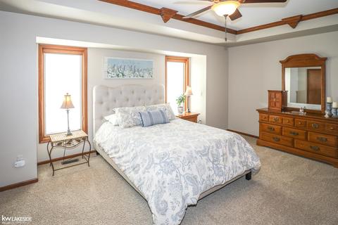 16918 Angela Dr, Macomb, MI 48044 photo 46