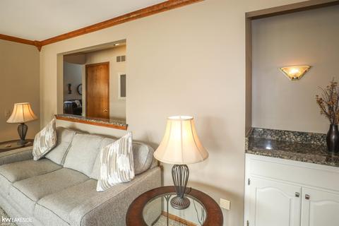 16918 Angela Dr, Macomb, MI 48044 photo 35