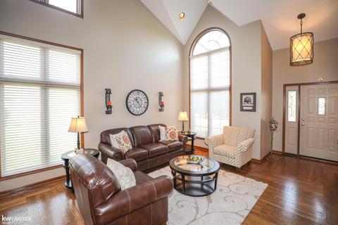 16918 Angela Dr, Macomb, MI 48044 photo 20