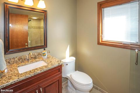 16918 Angela Dr, Macomb, MI 48044 photo 41