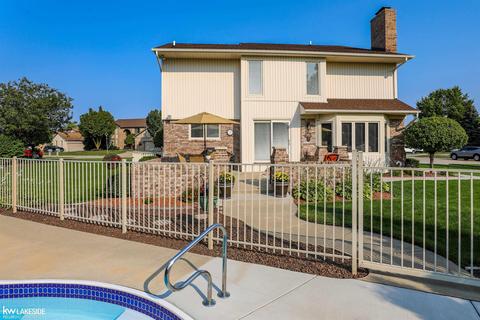 16918 Angela Dr, Macomb, MI 48044 photo 13
