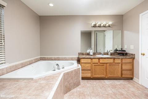 49289 Limestone Dr, Macomb, MI 48044 photo 19
