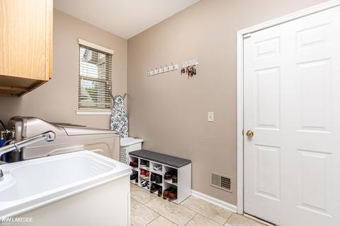 49289 Limestone Dr, Macomb, MI 48044 photo 9