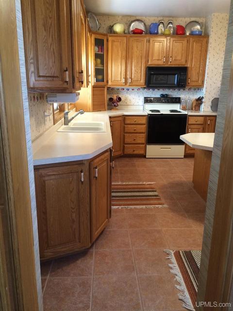 915 N Third, Ishpeming, MI 49849 photo 7