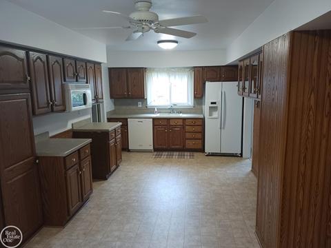 23326 Harrellson, Macomb, MI 48042 photo 12