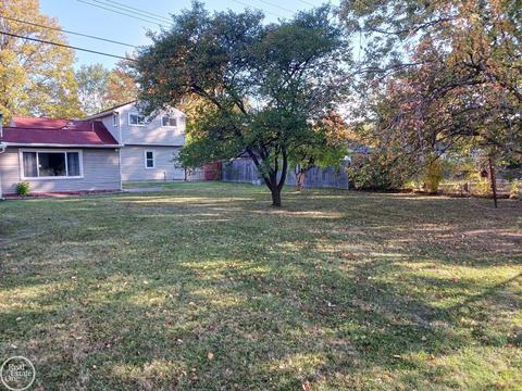 23326 Harrellson, Macomb, MI 48042 photo 2