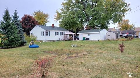 431 Huber, Monroe, MI 48162 photo 4