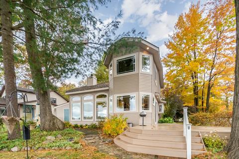 4666 Keswick Ct, Gladwin, MI 48624