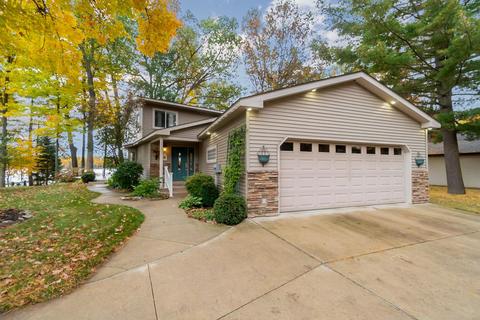 4666 Keswick Ct, Gladwin, MI 48624 photo 4