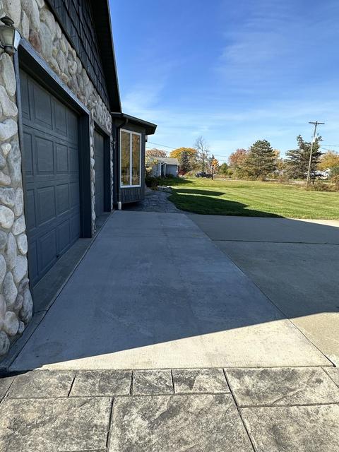 1340 E Hurd Rd, Clio, MI 48420 photo 4