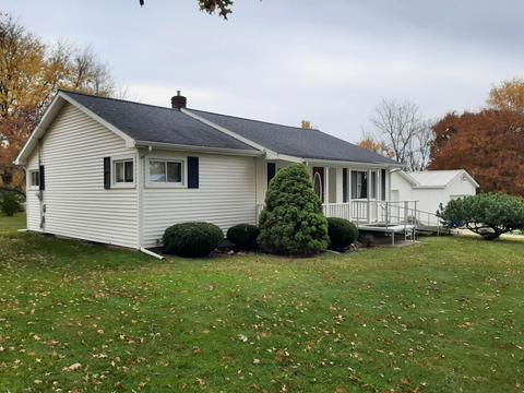 286 Maple, Harrison, MI 48625 photo 1