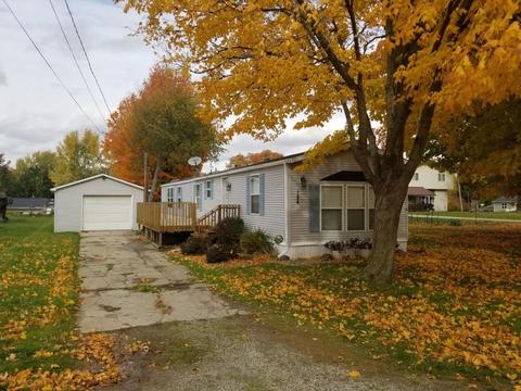 124 Water St, Maple Rapids, MI 48853 photo 1