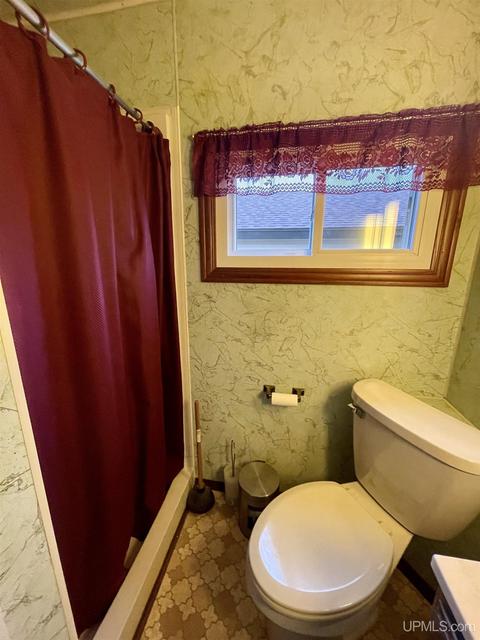 418 Junction St, Ishpeming, MI 49849 photo 12