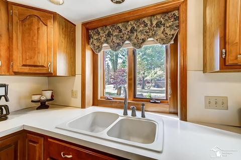 2647 Bridge Dr, Monroe, MI 48162 photo 14