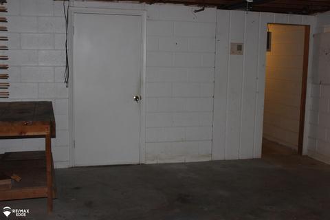 8047 Seymour Rd, Flushing, MI 48433 photo 32