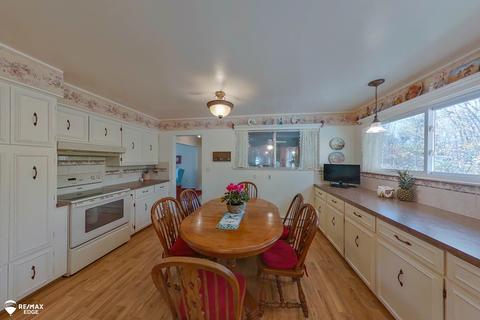 8047 Seymour Rd, Flushing, MI 48433 photo 9