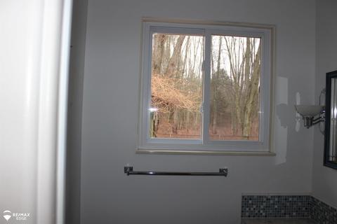 8047 Seymour Rd, Flushing, MI 48433 photo 14