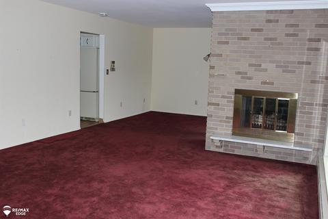 8047 Seymour Rd, Flushing, MI 48433 photo 7
