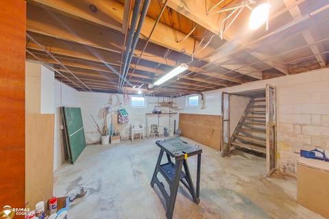 8047 Seymour Rd, Flushing, MI 48433 photo 31